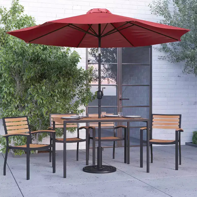 Ensemble de salle à manger 7 pièces Merrick Lane avec parasol et base - Table à cadre en acier avec trou pour parasol et 4 fauteuils de club