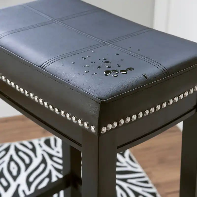 Tabouret de bar sans dossier en similicuir
